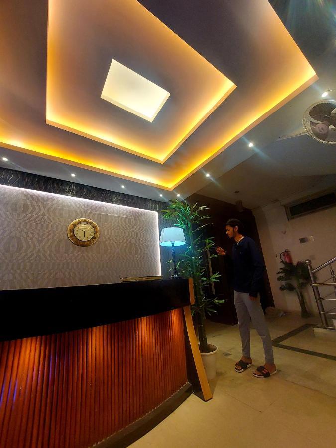 Ap Palace Hotel, Ayodhya 外观 照片