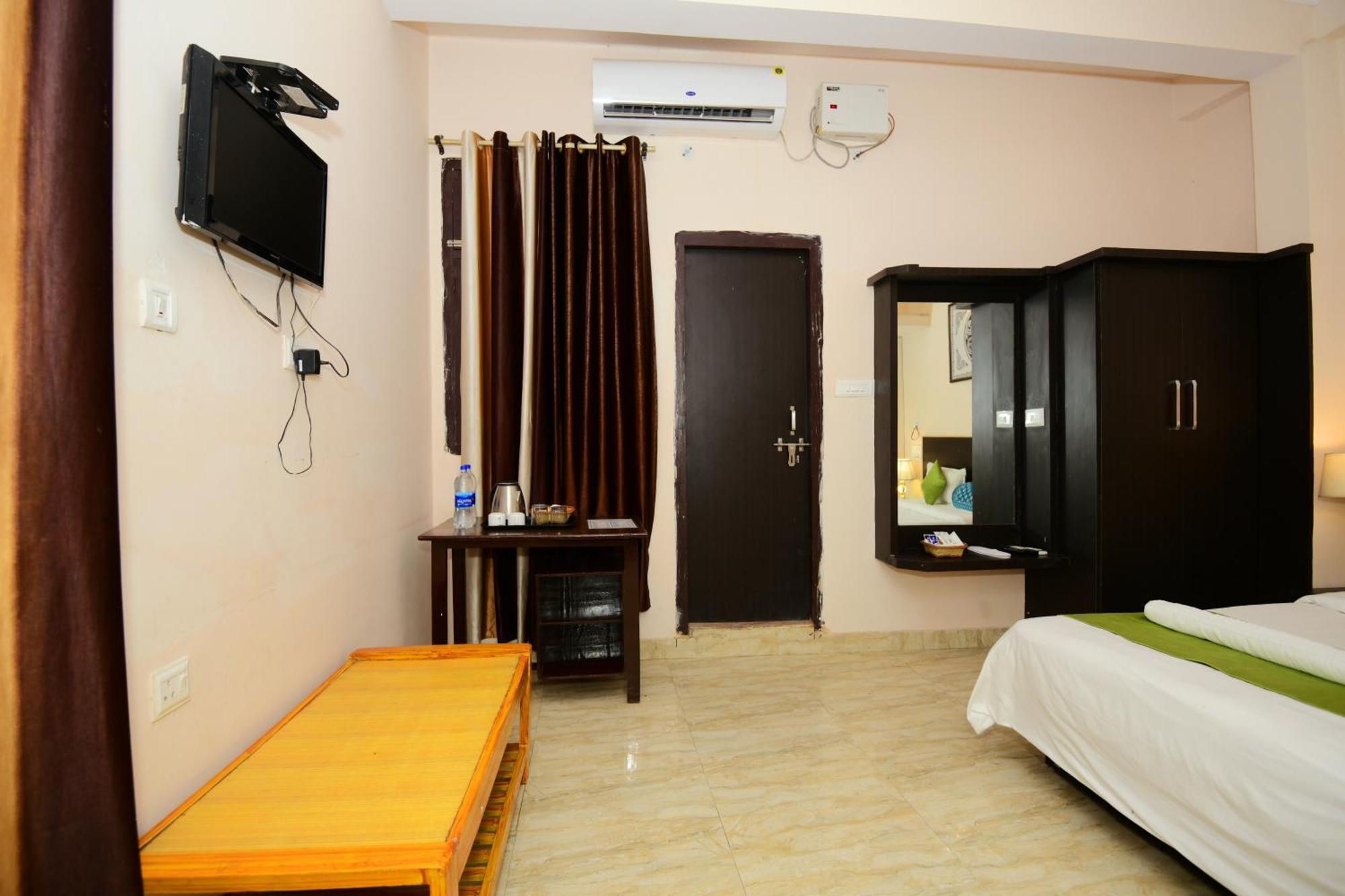Ap Palace Hotel, Ayodhya 外观 照片