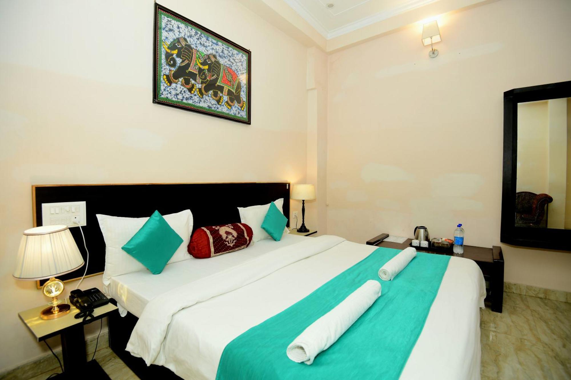 Ap Palace Hotel, Ayodhya 外观 照片