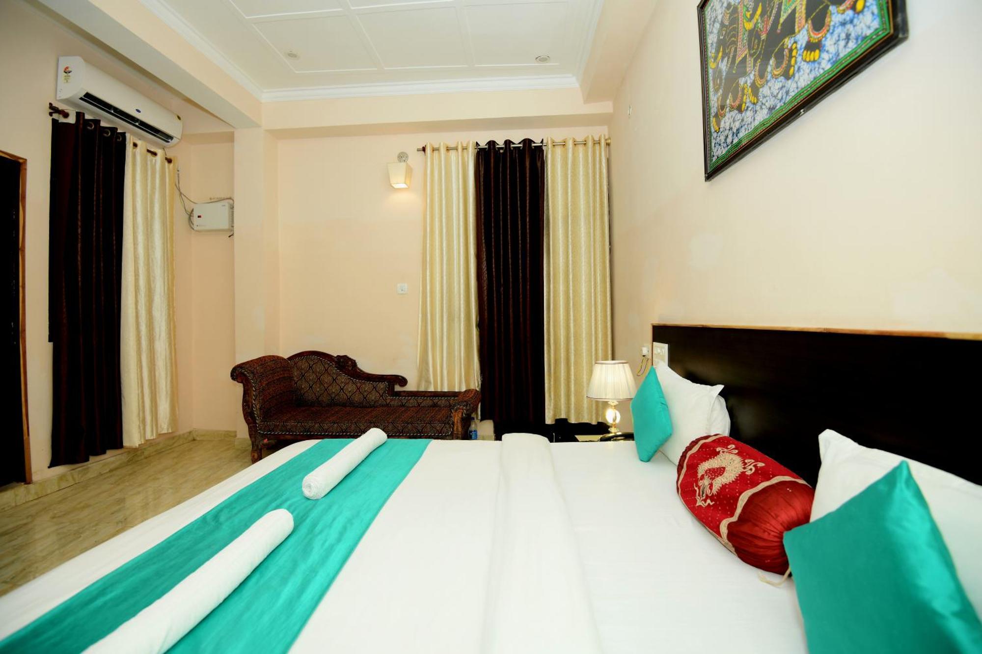 Ap Palace Hotel, Ayodhya 外观 照片