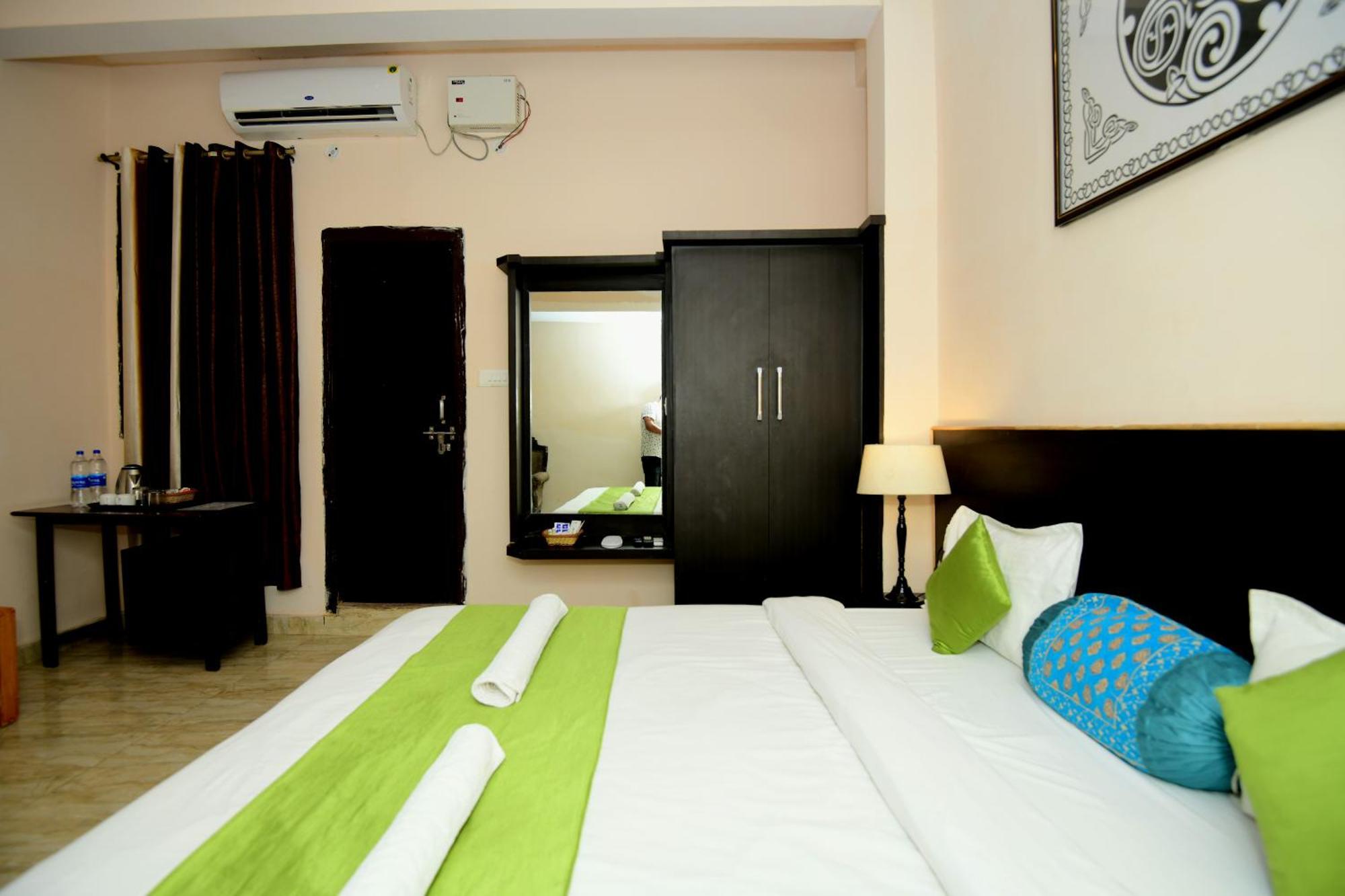 Ap Palace Hotel, Ayodhya 外观 照片