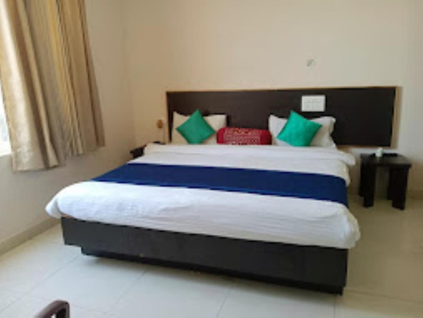 Ap Palace Hotel, Ayodhya 外观 照片