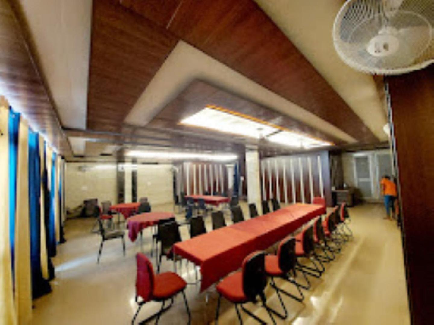 Ap Palace Hotel, Ayodhya 外观 照片